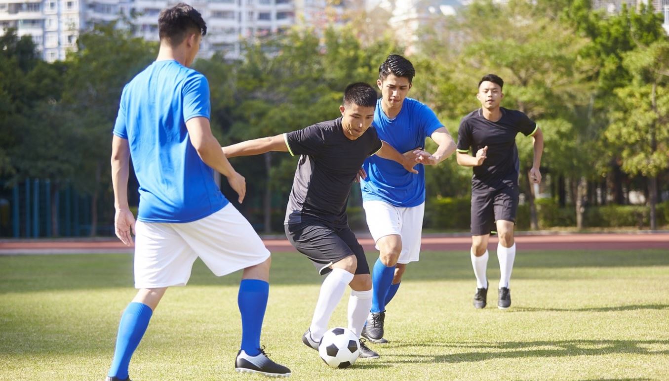 men playing football Sports Nutrition A Look at 2020 Chinese Consumer Trends