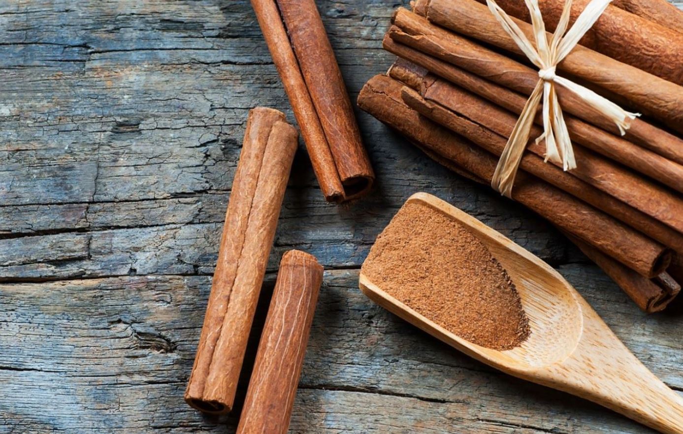 herb powder on spoon and sticks