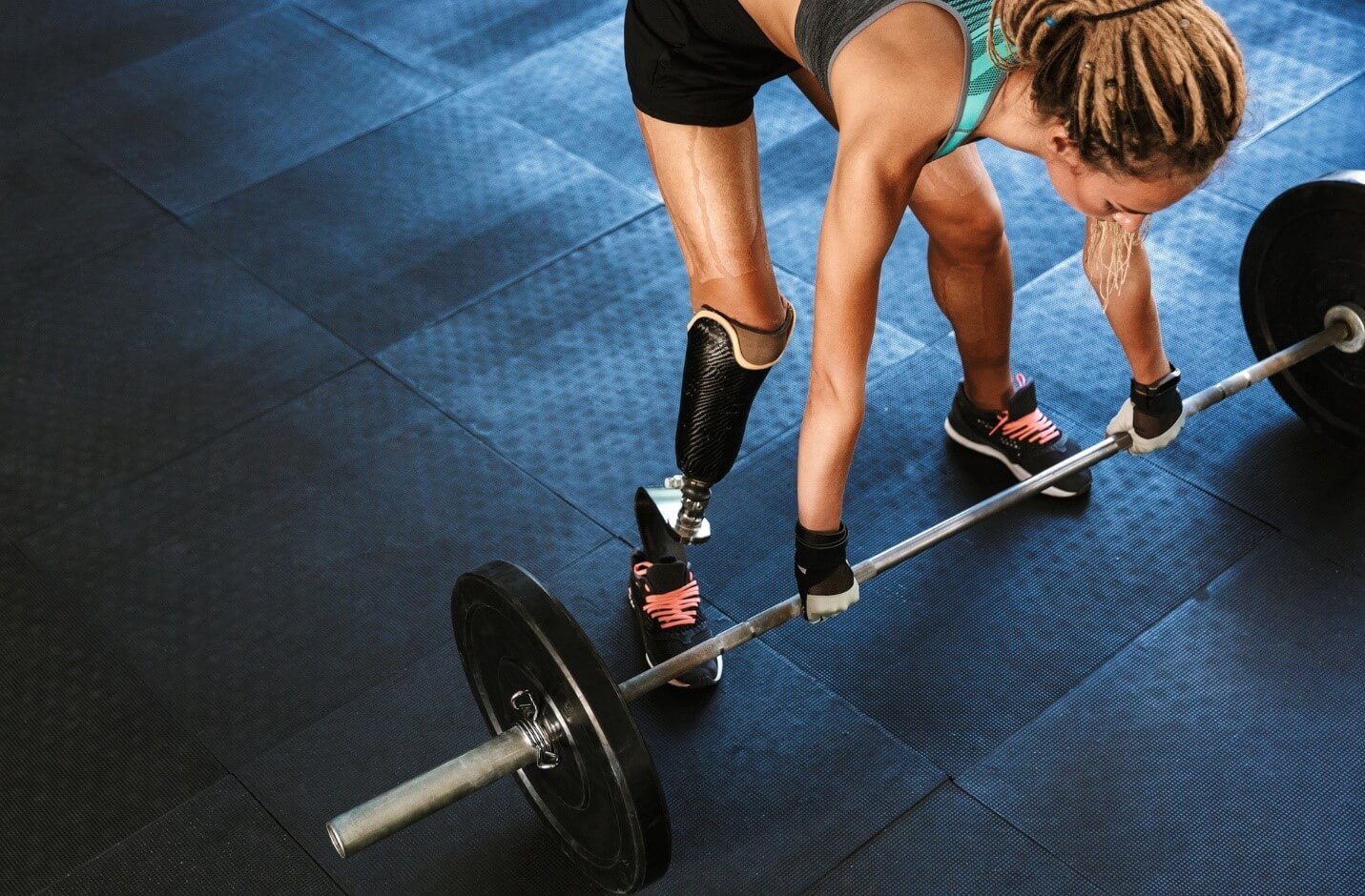 woman lifting weight