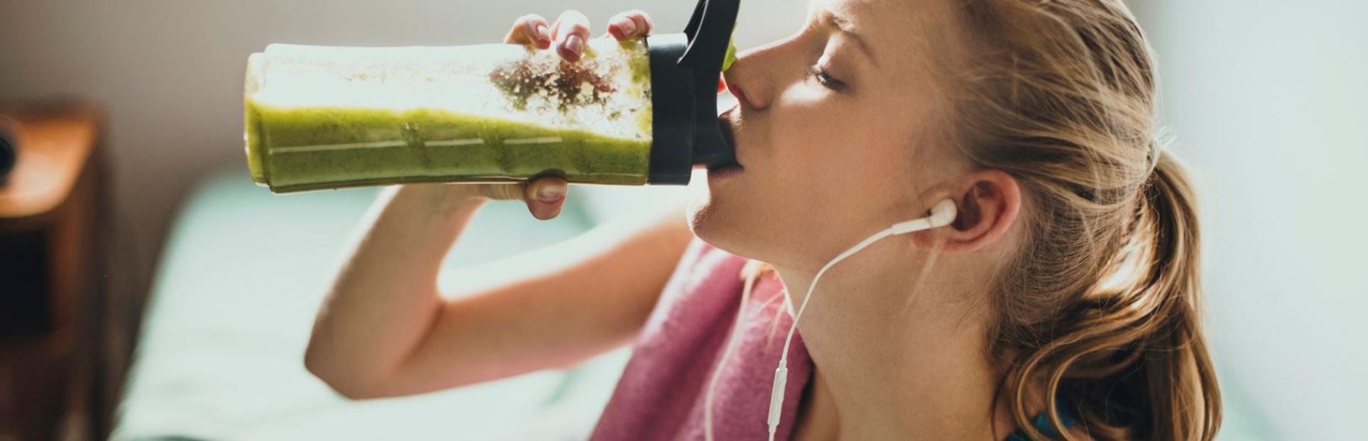 girl with smoothie