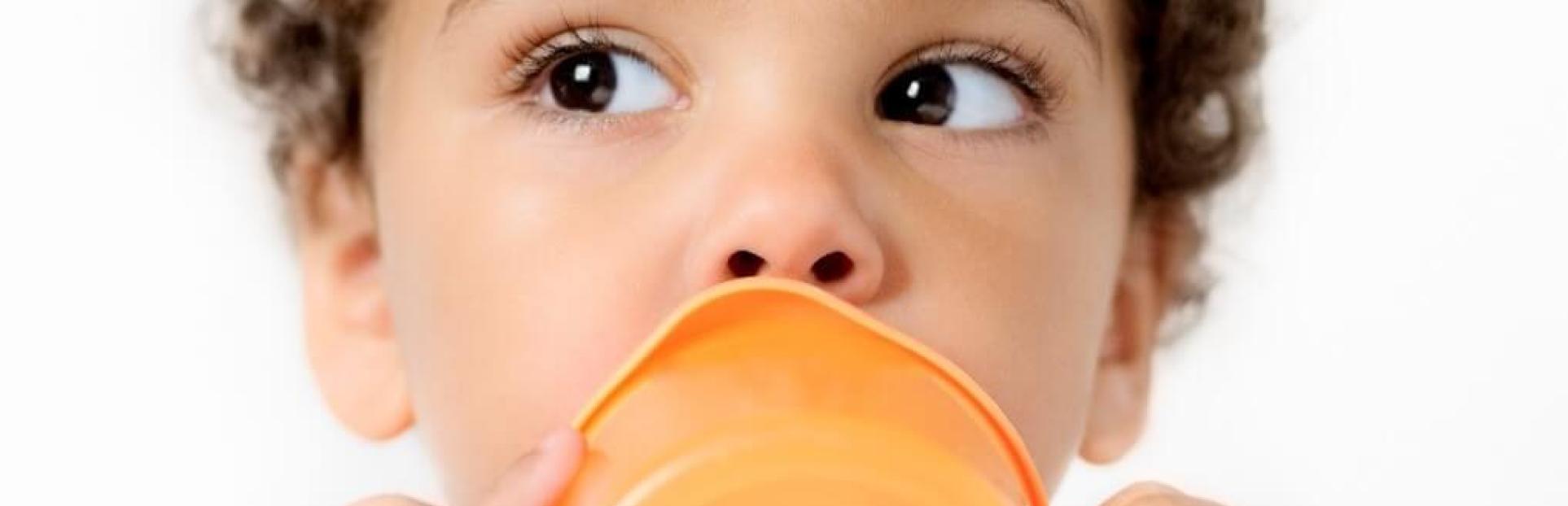 toddler drinking milk