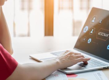 laptop webinar