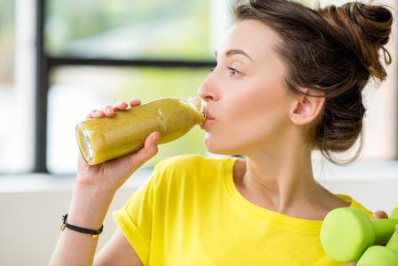 woman with rtd beverage