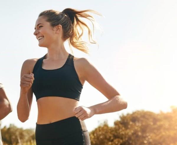 man-and-woman-running-outside.jpg (95.8 KB) 